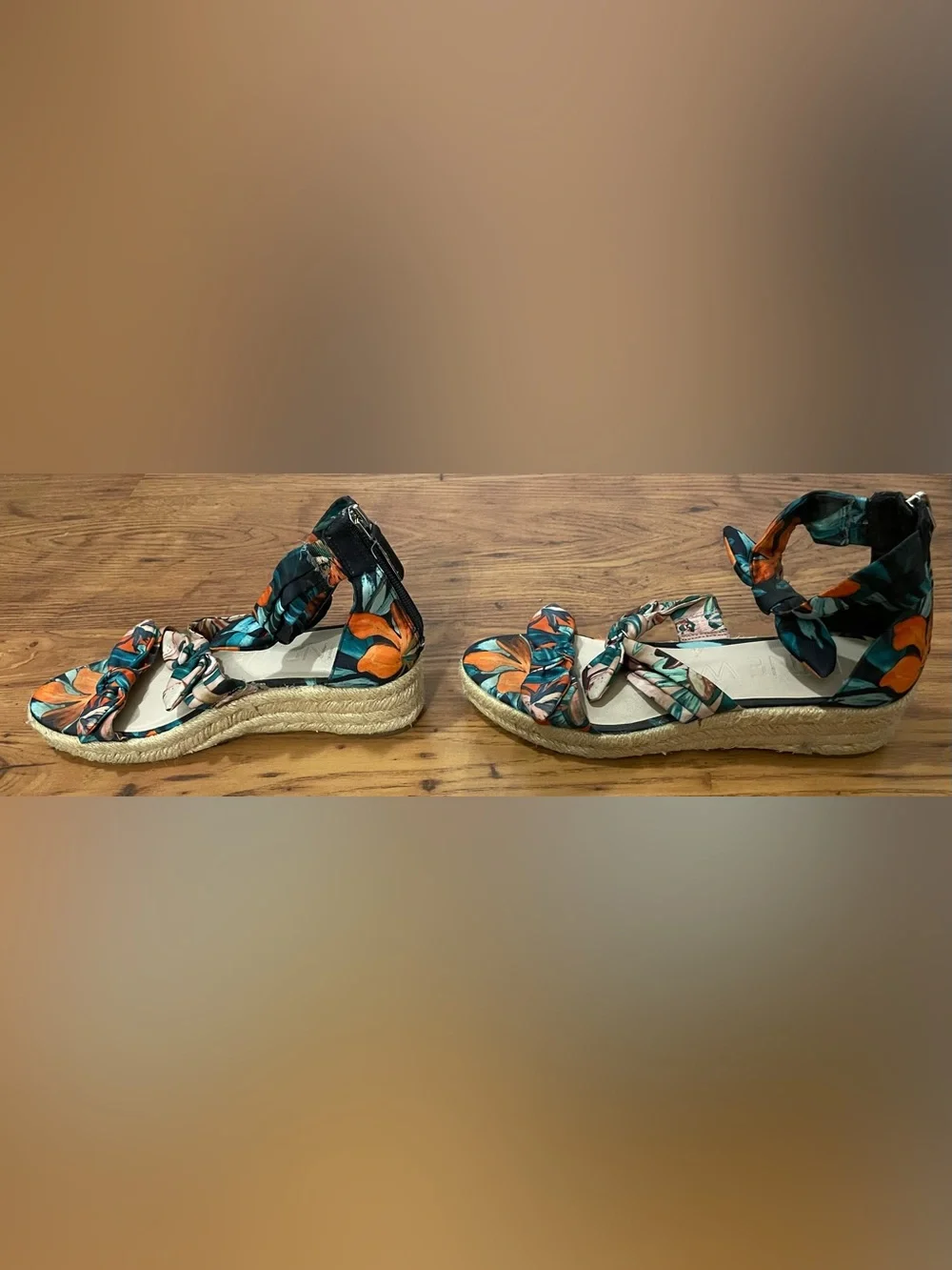 Nine West Tropical Floral Wedge Sandals Size 7
